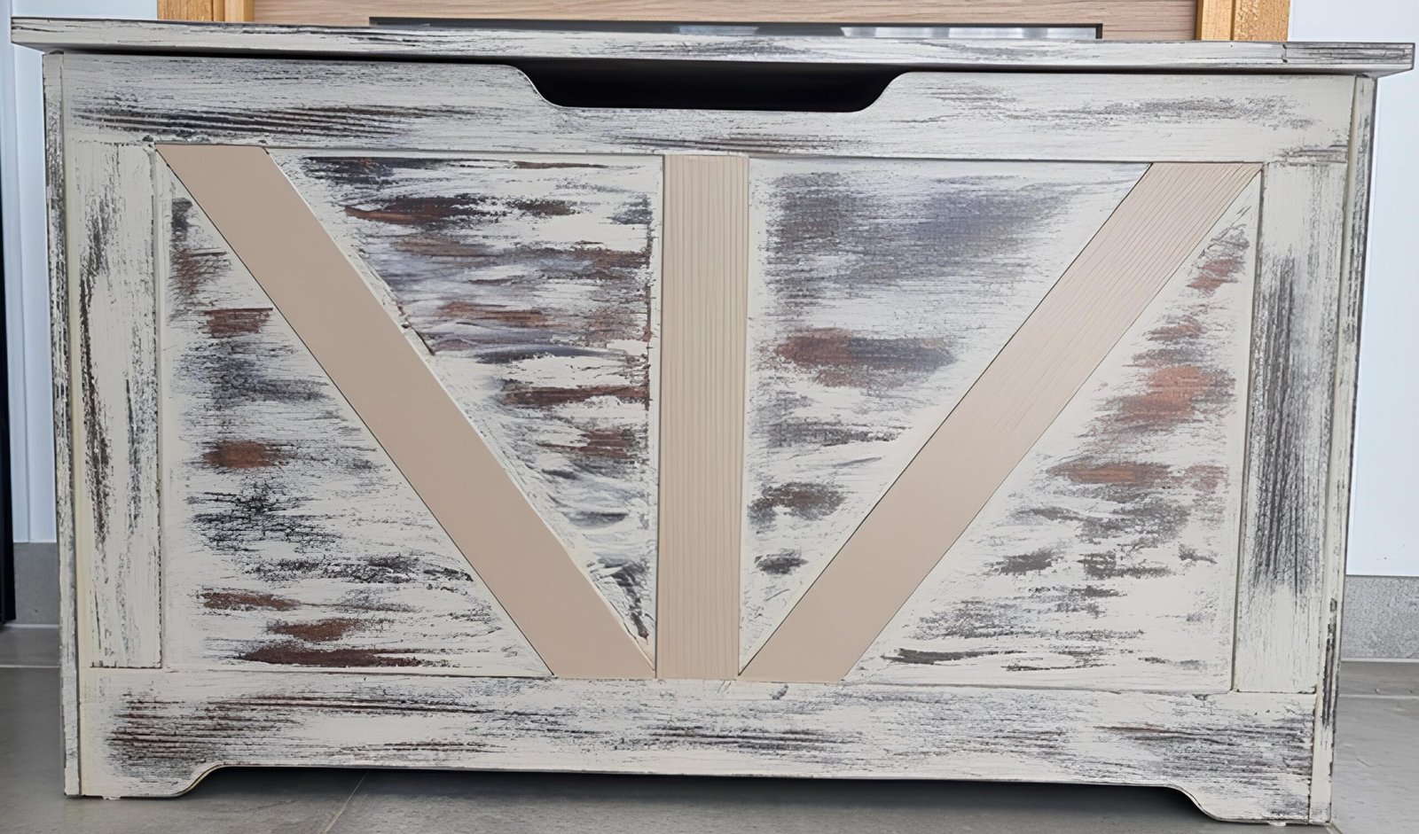Effet shabby chic chalk paint sur meuble — style romantique et campagnard
