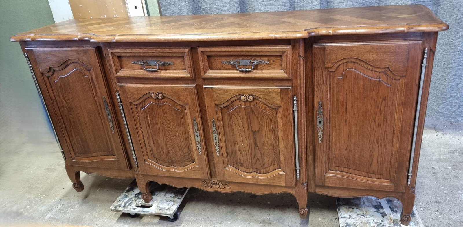 Enfilade et petit meuble Bar style Louis XV modernisés – Image 2