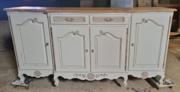 Séjour en chêne style Louis XV personnalisé