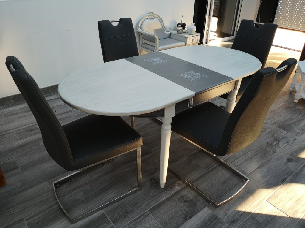 Table ovale en chêne