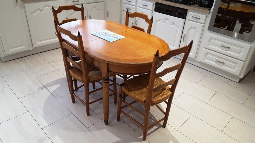Table ovale en chêne – Image 2