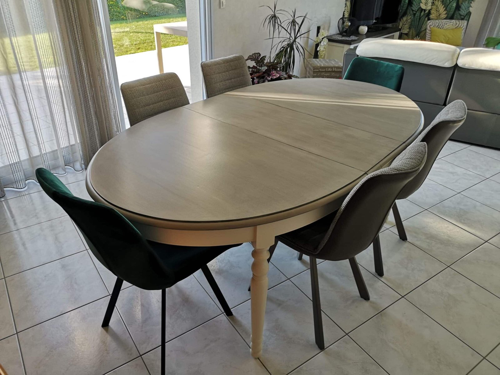 Table de séjour en merisier “Gris de Suède”