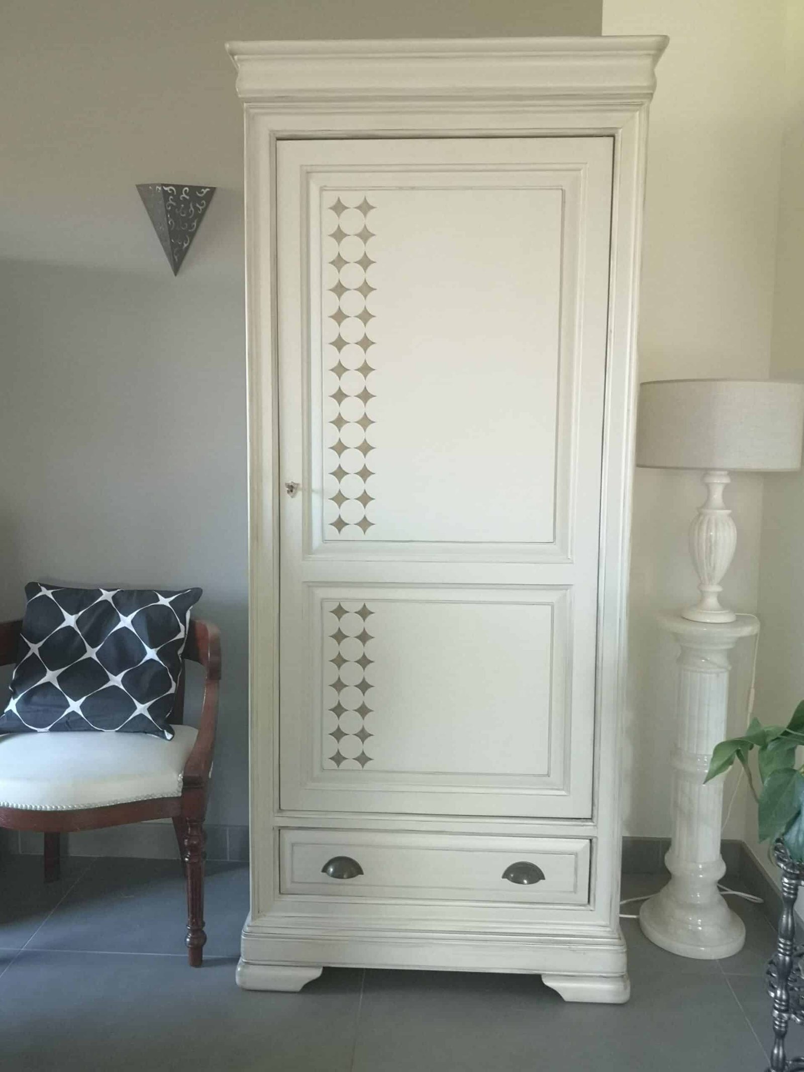 Bonnetière style Louis Philippe en merisier relookée