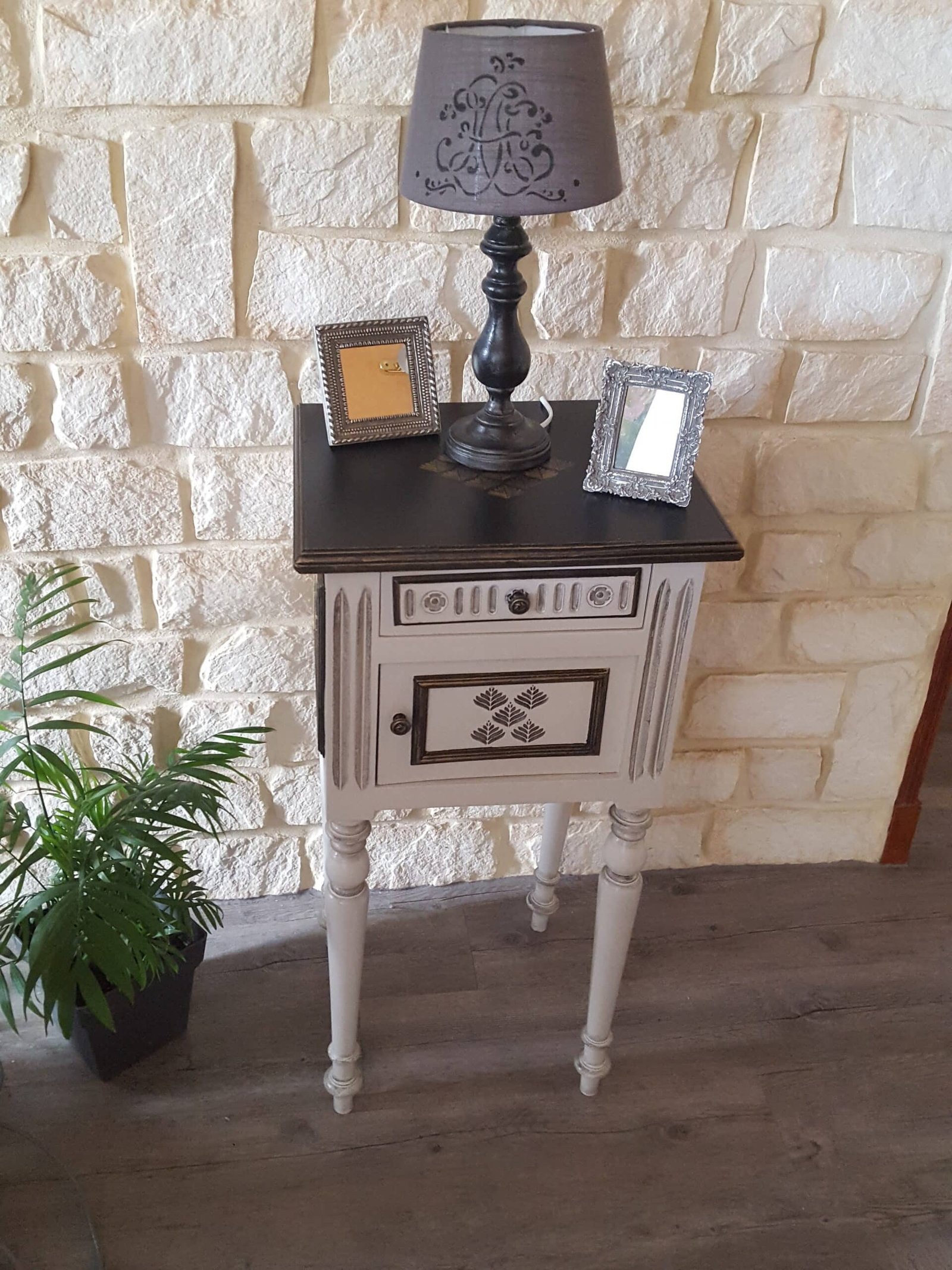Chevet ancien style Henri II relooké