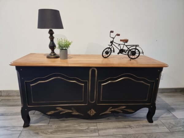 Coffre – maie de rangement en merisier style Louis XV relooké