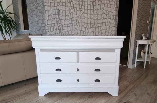 Commode coiffeuse en merisier Louis Philippe peinte blanc Alaska, vue de face