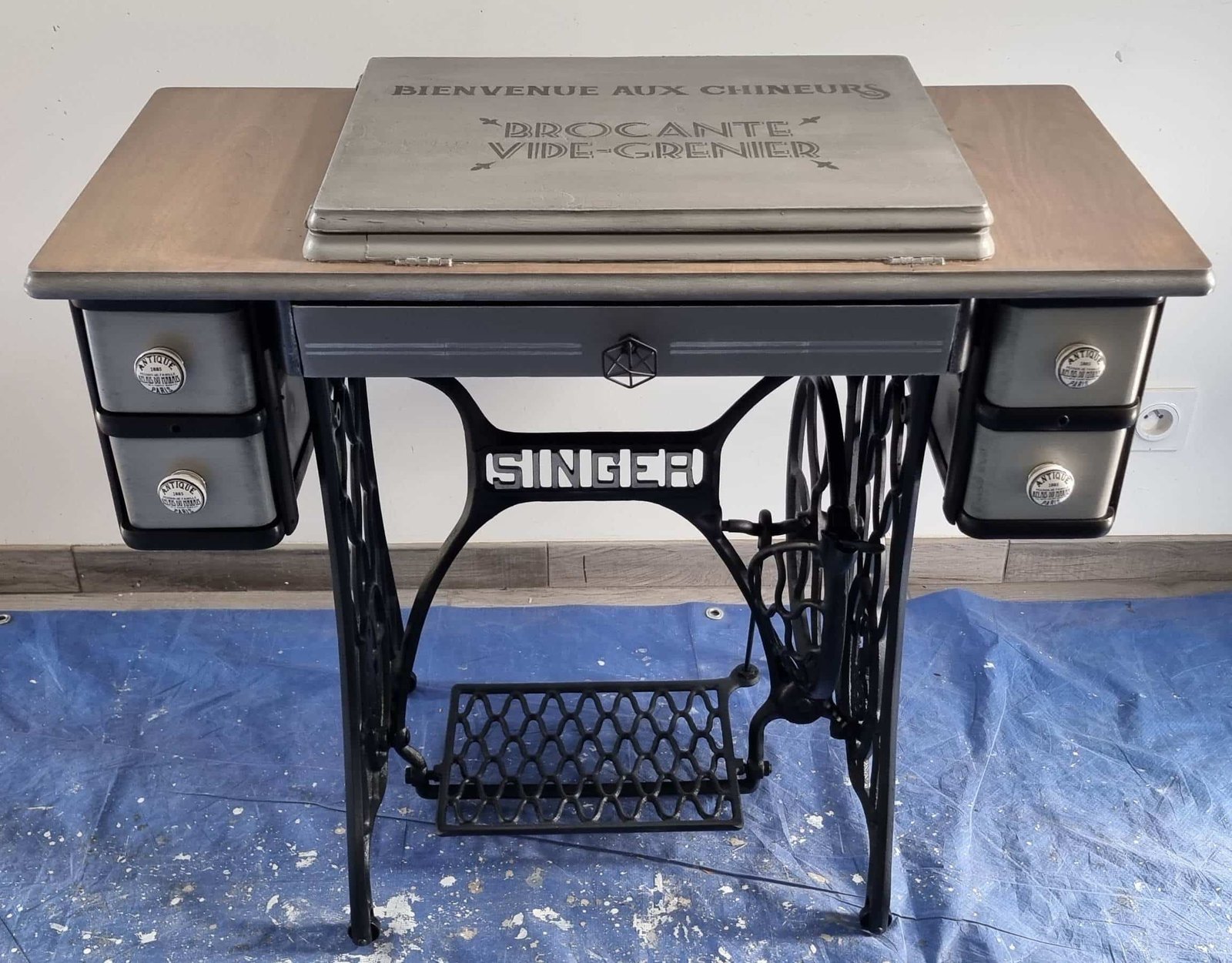 Ancien meuble pour machine à coudre Singer 1927