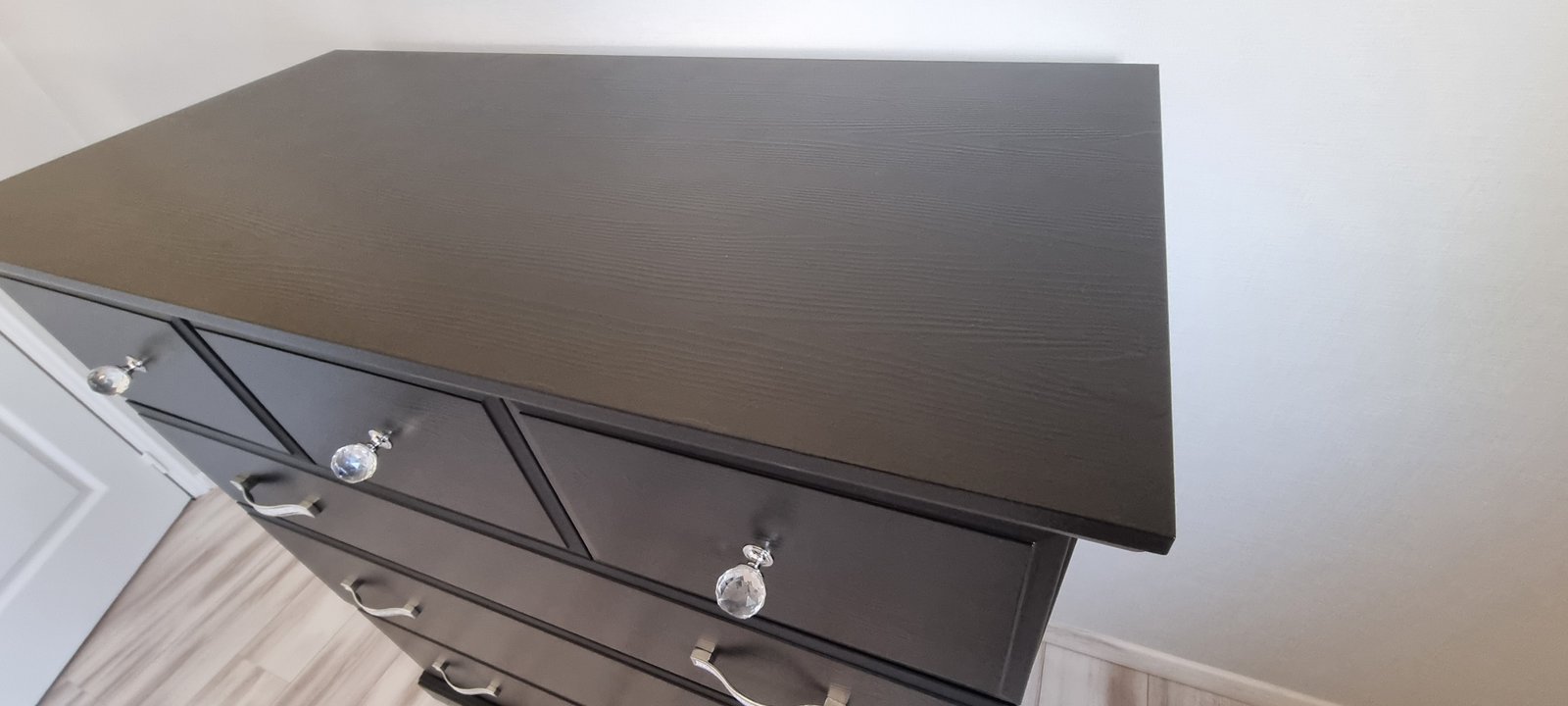 Commode en stratifié relooké chic – Image 3