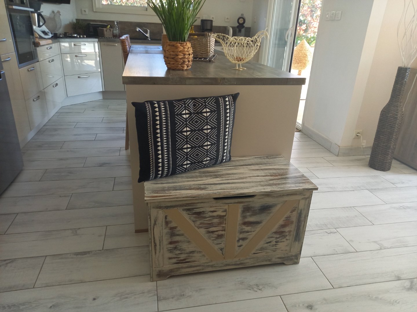 Coffre de rangement relooké effet "Chalk Paint" – Image 6
