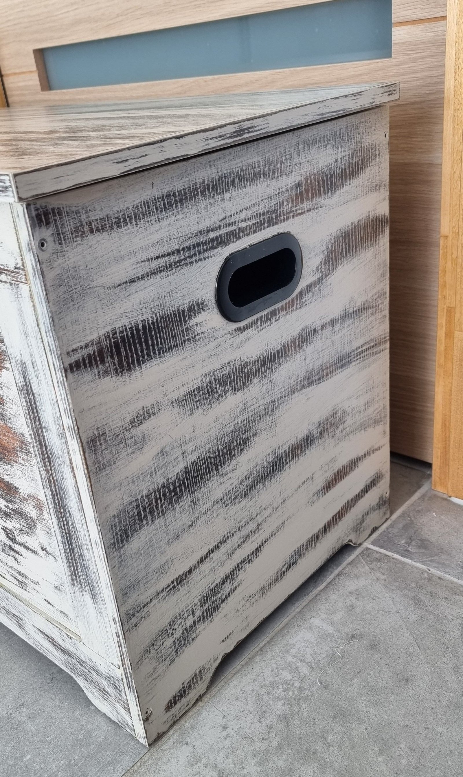 Coffre de rangement relooké effet "Chalk Paint" – Image 3