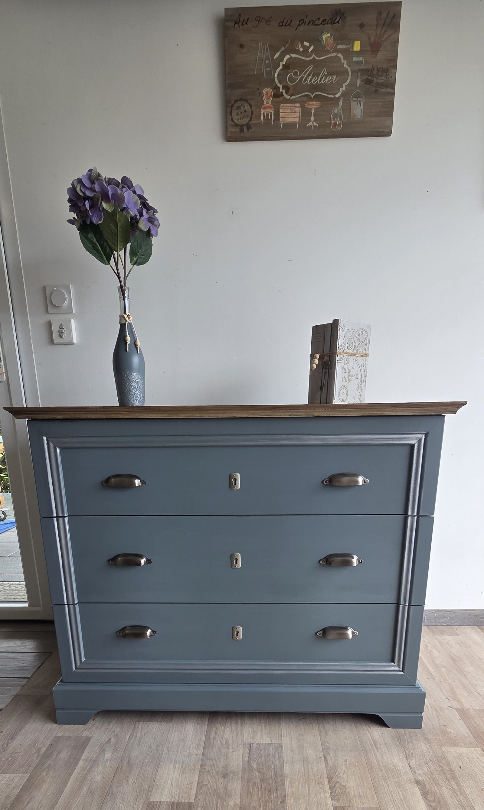 Commode style Louis Philippe en placage merisier "Bleu Acier" – Image 3