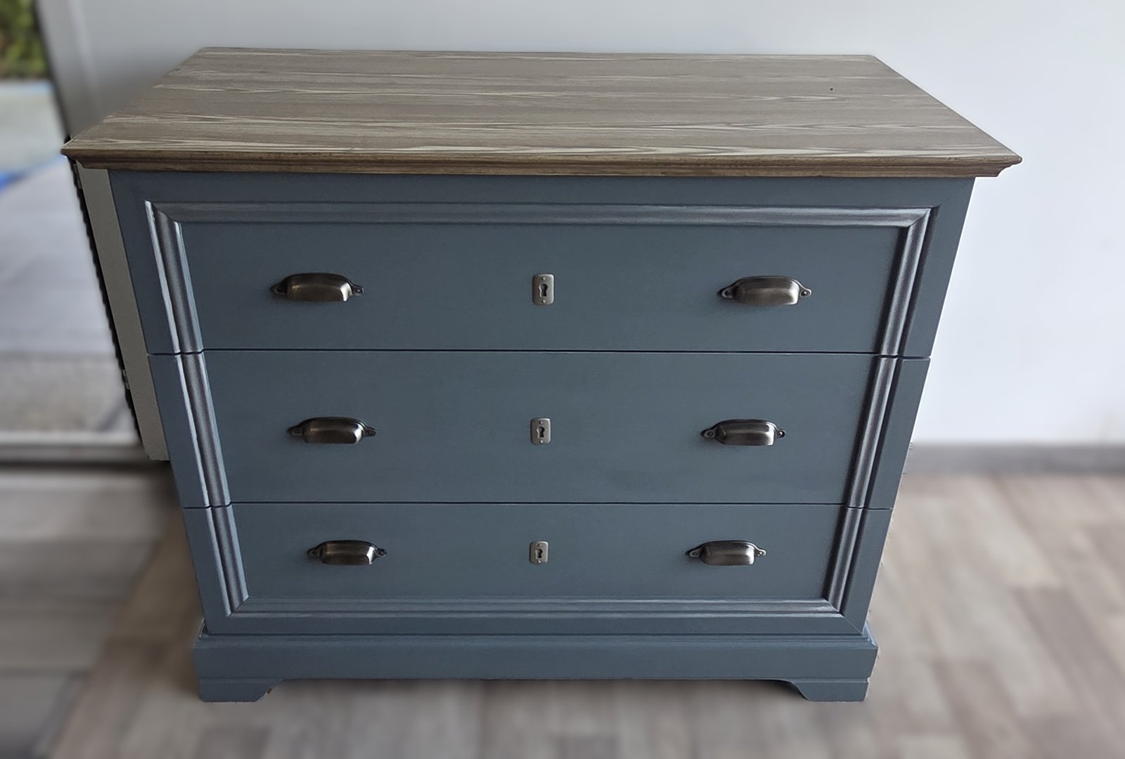 Commode style Louis Philippe en placage merisier "Bleu Acier" – Image 7