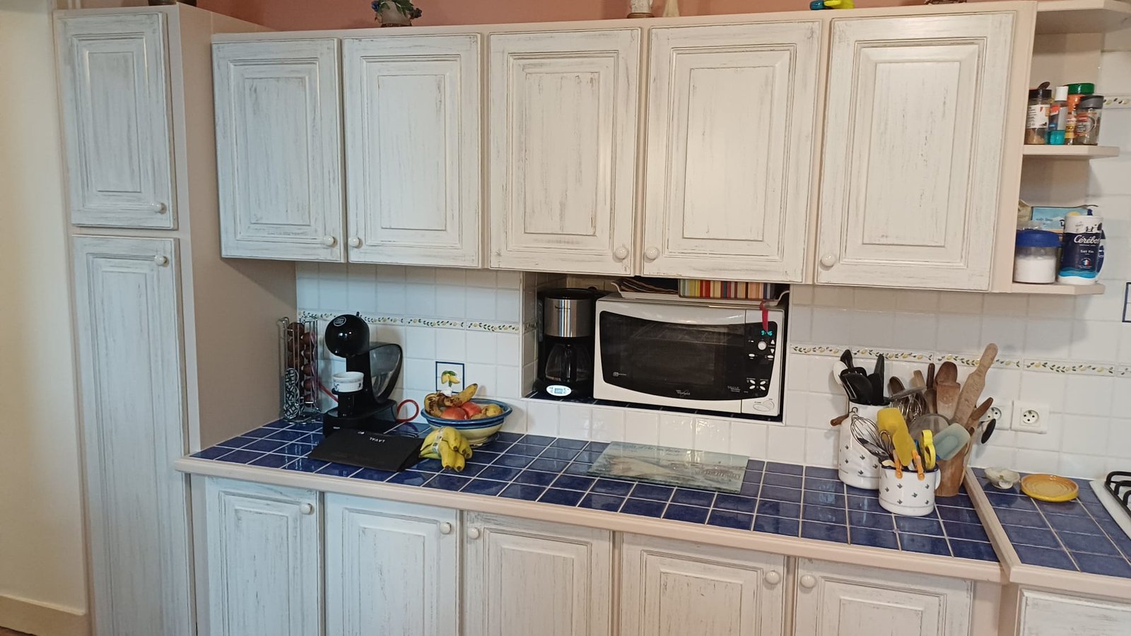 Cuisine ancienne en pin revisitée en style shabby – Image 7