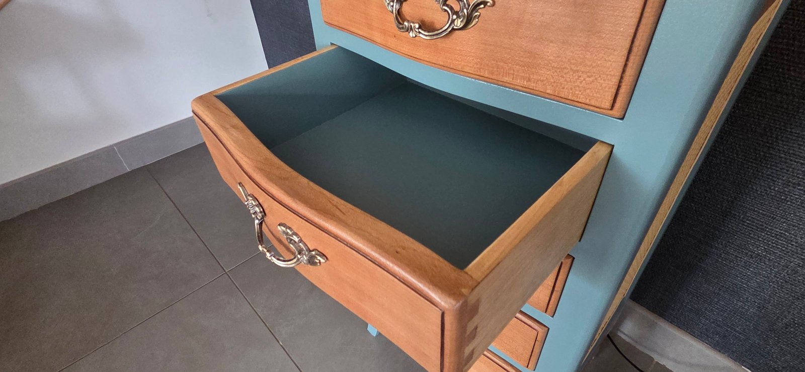 Chiffonnier merisier couleur Fjord et cannage naturel – Image 6